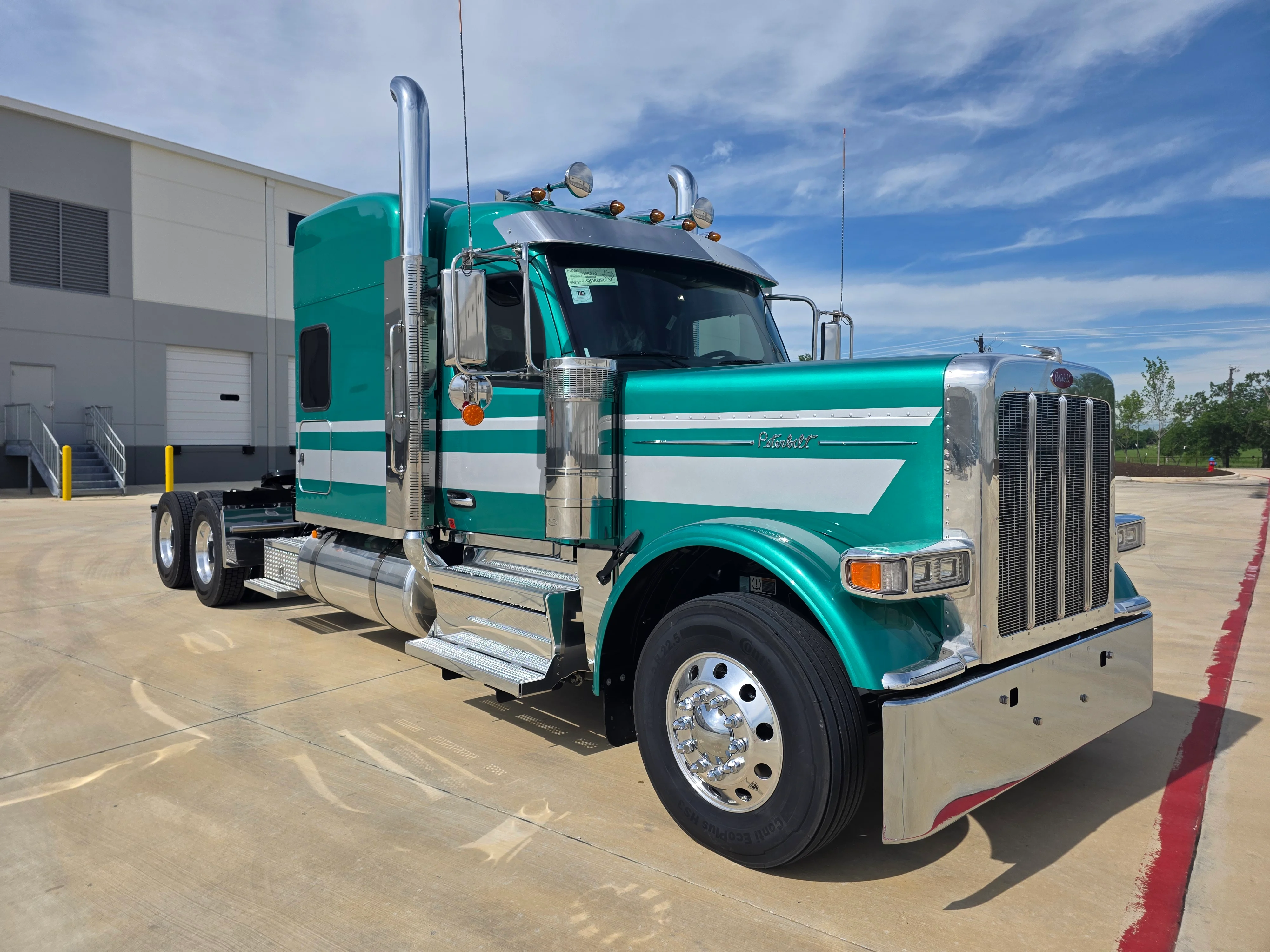 2027 Peterbilt 589 — photo 7