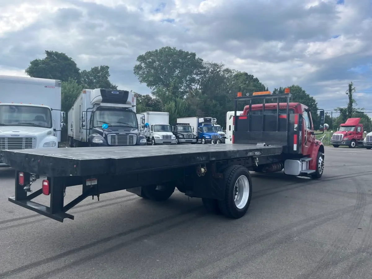 2018 Freightliner M2 106 in Beltsville, MD — photo 4