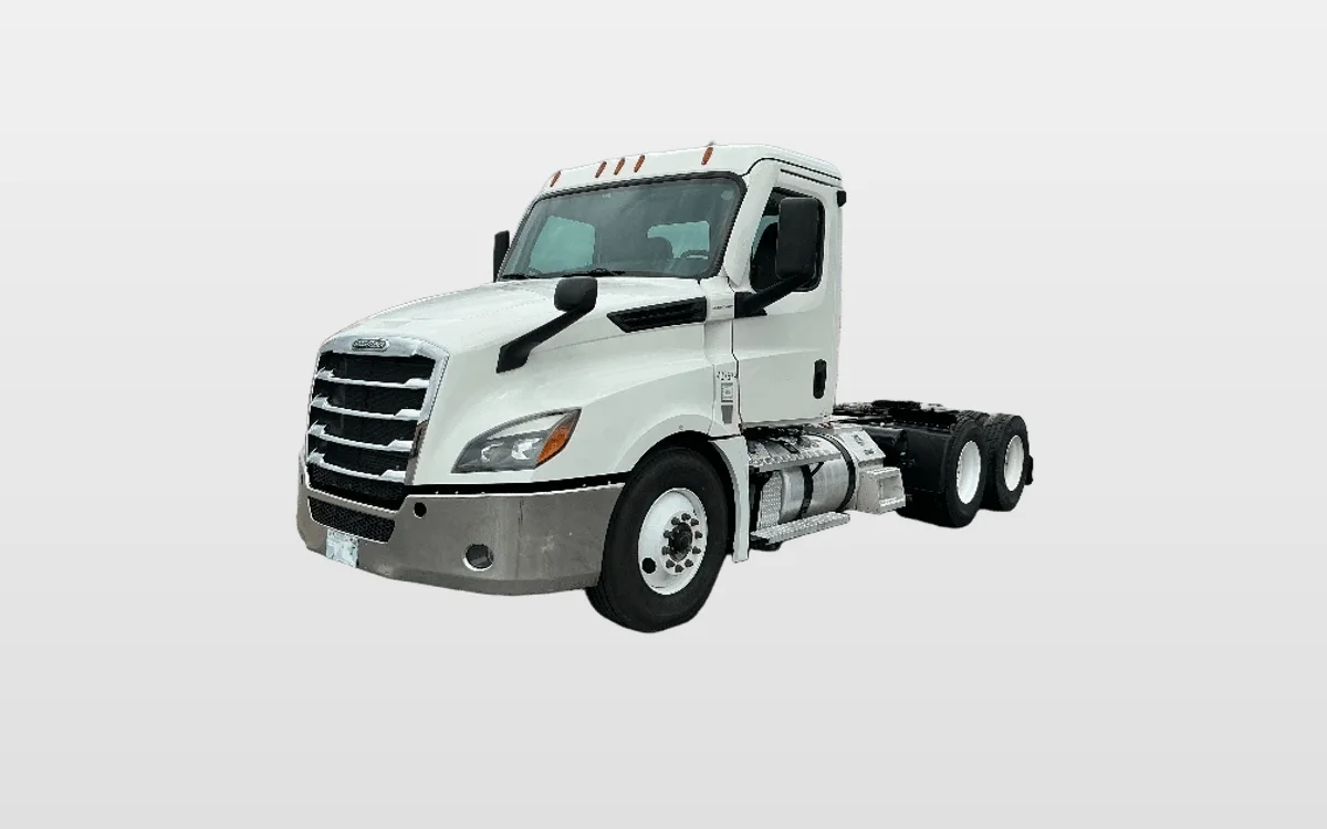 2022 Freightliner Cascadia - image 1