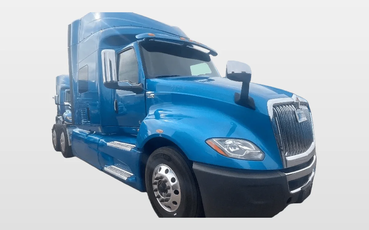 2020 International LT - image 1