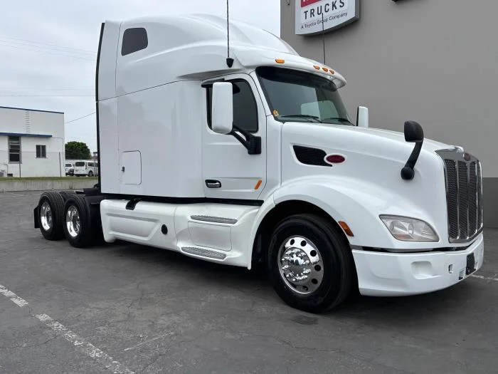 2022 Peterbilt 579 - image 6