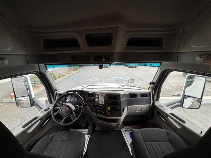 2022 Peterbilt 579 - image 10