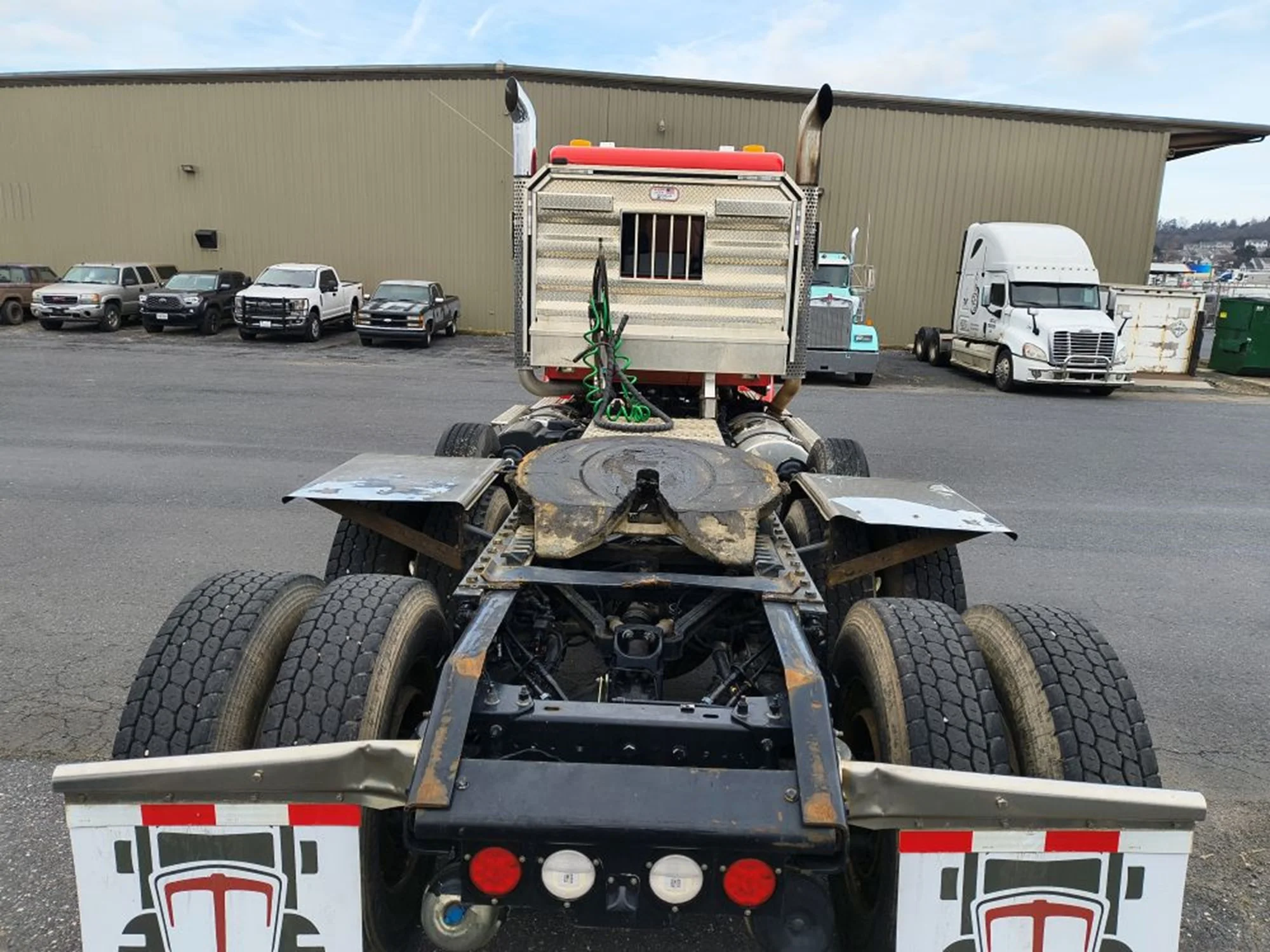 2022 Kenworth W900 - image 3