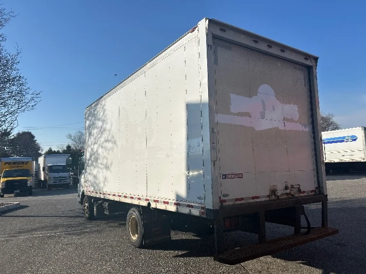 2019 Isuzu NPR - image 6