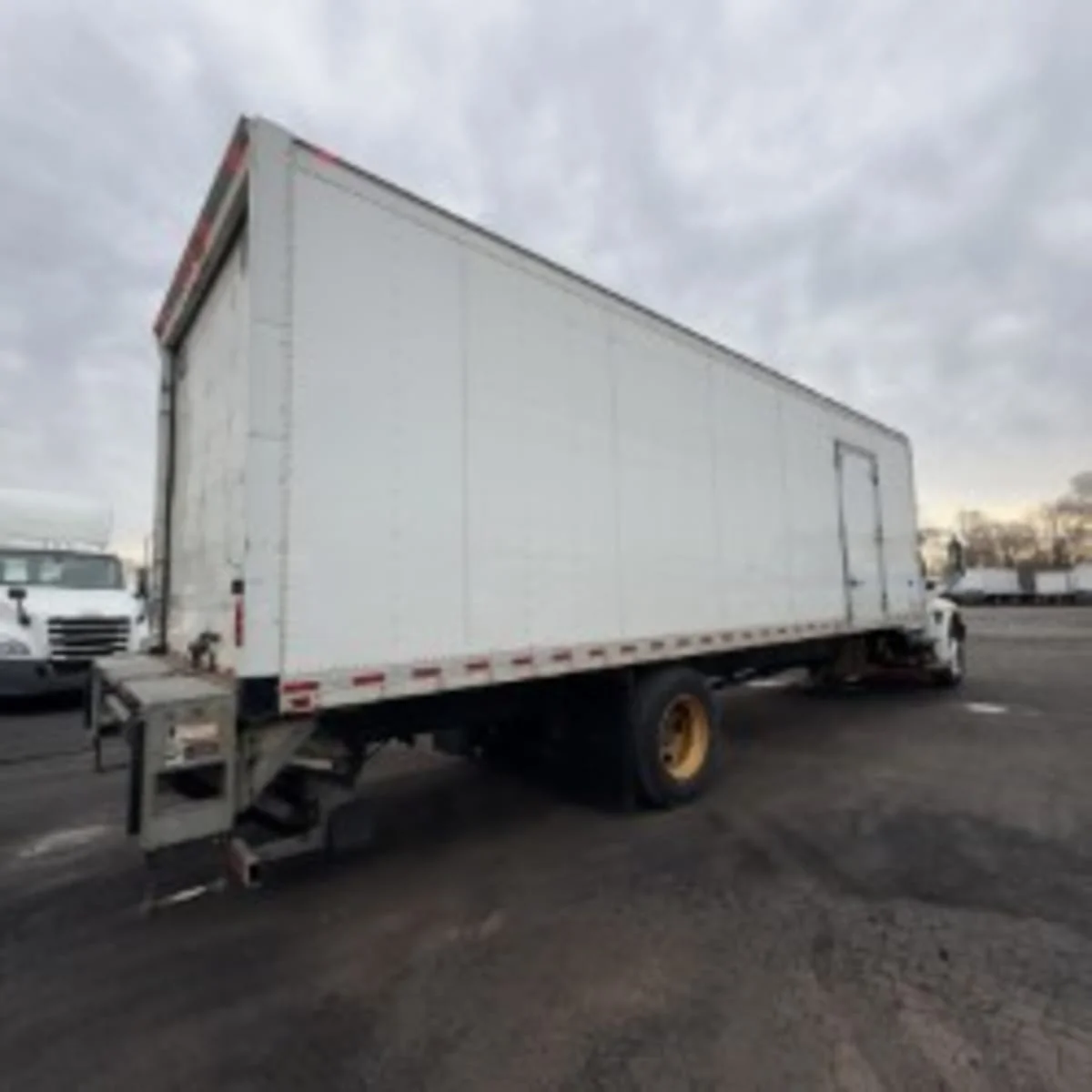 2022 International MV - image 4