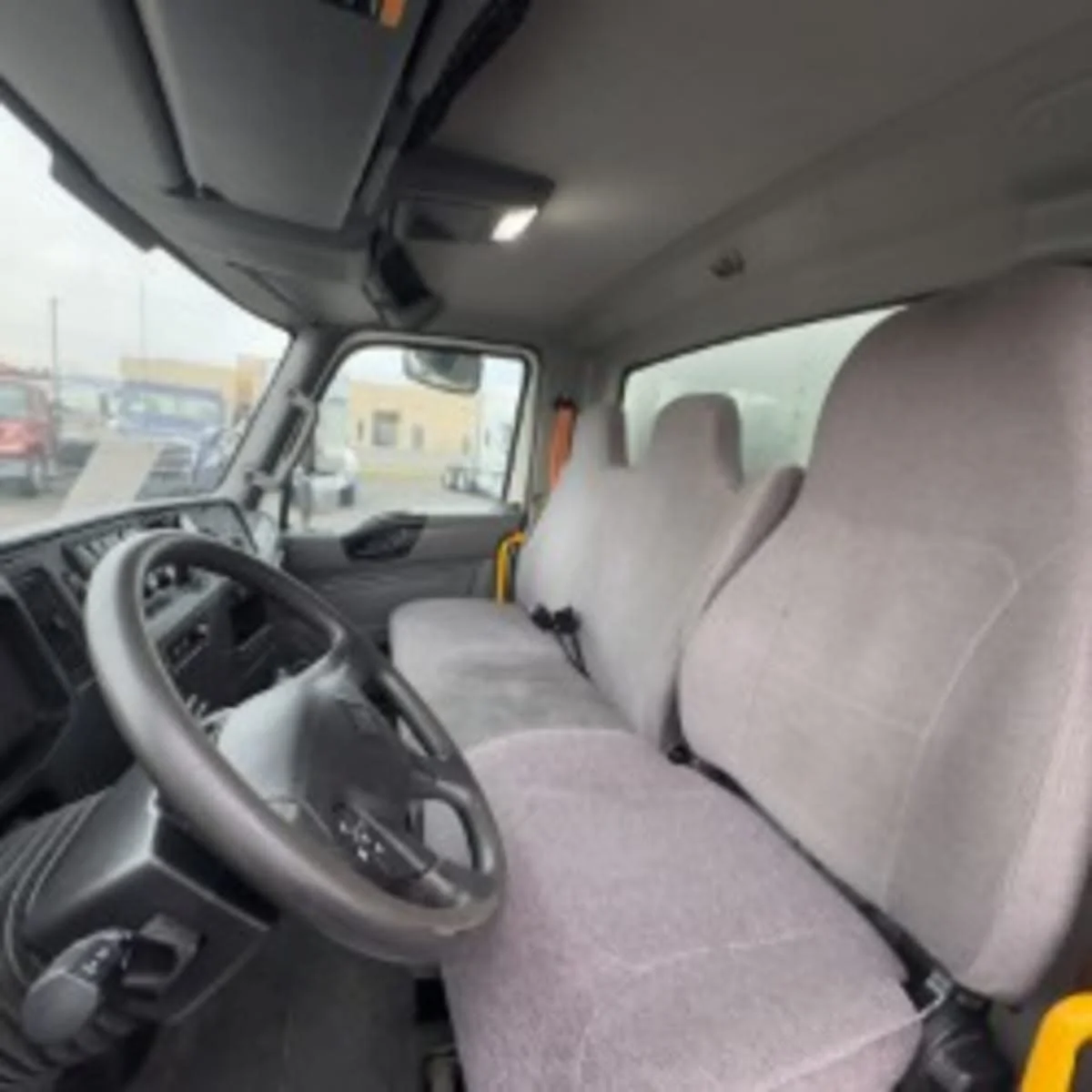 2022 International MV - image 7