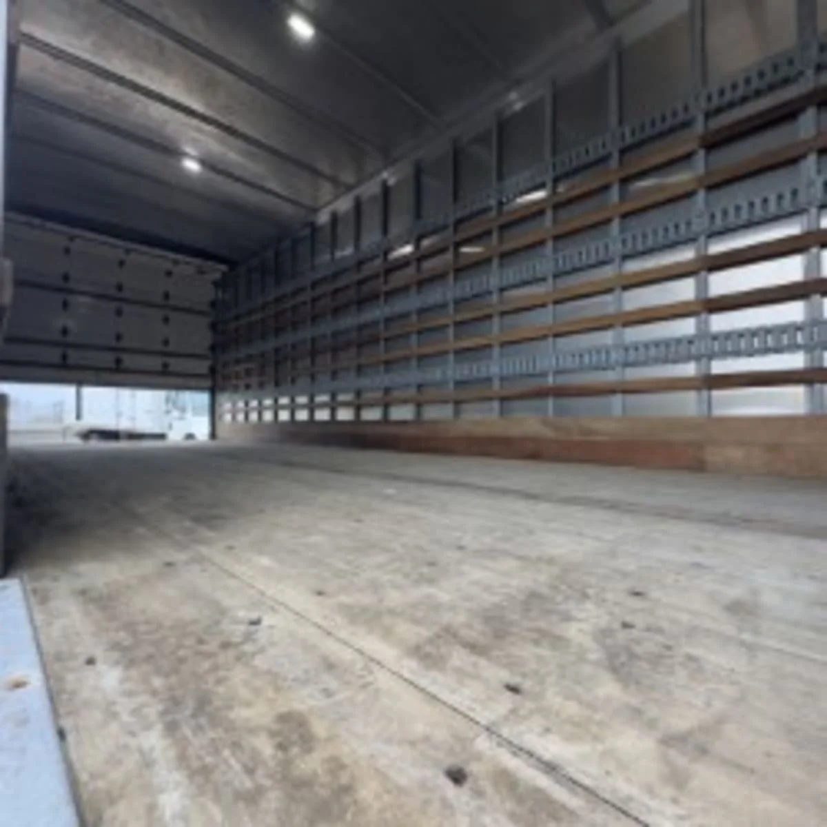 2022 International MV - image 11