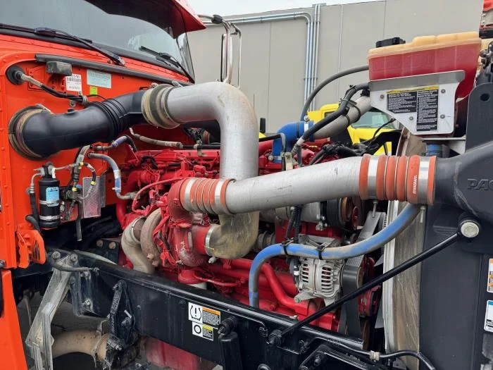 2017 Peterbilt 389 - image 11