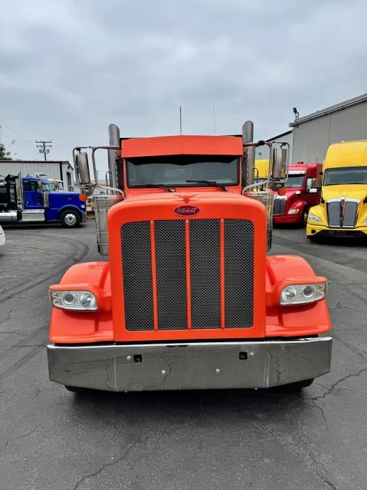 2017 Peterbilt 389 in Los Angeles, CA — photo 3