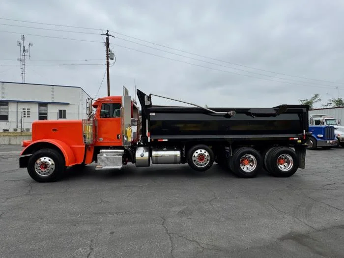 2017 Peterbilt 389 in Los Angeles, CA — photo 9