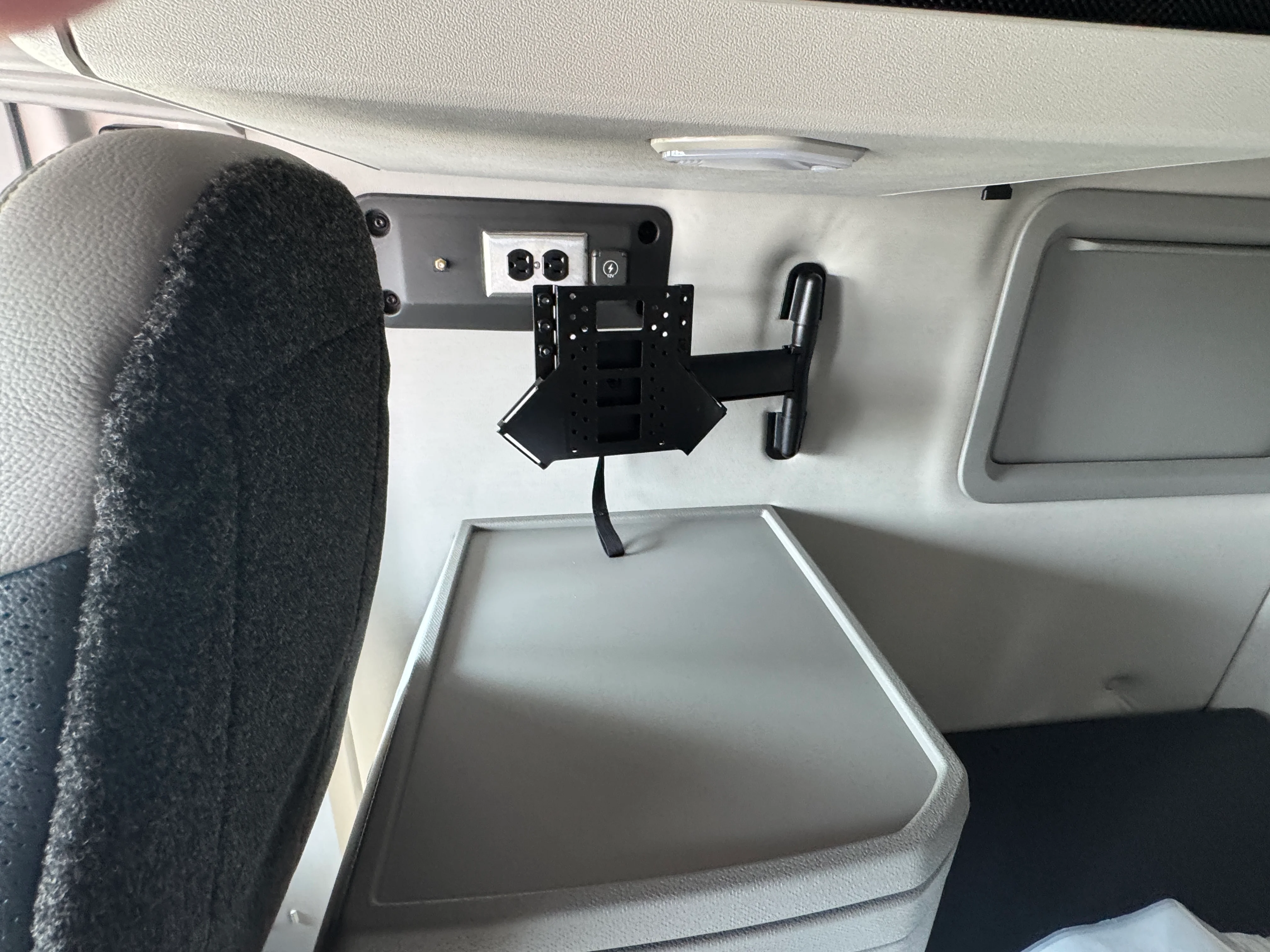2026 Volvo VNL 860 in Wichita, KS — photo 10