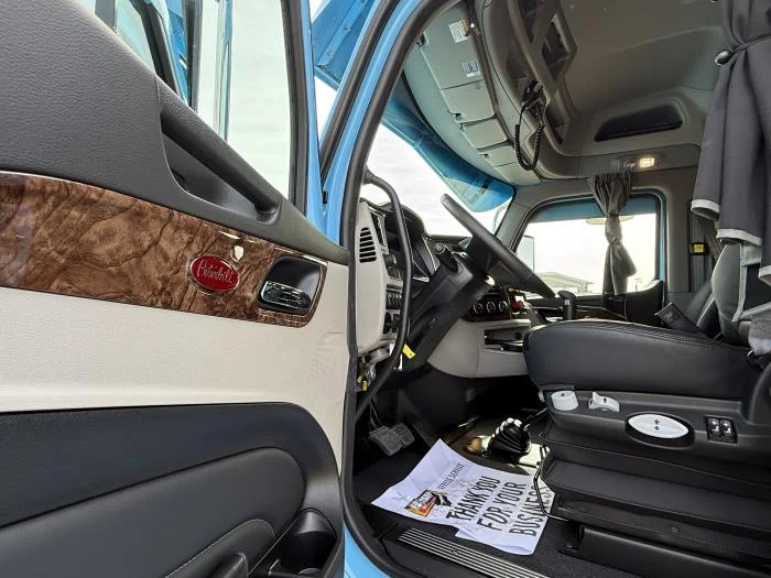 2027 Peterbilt 589 - image 26