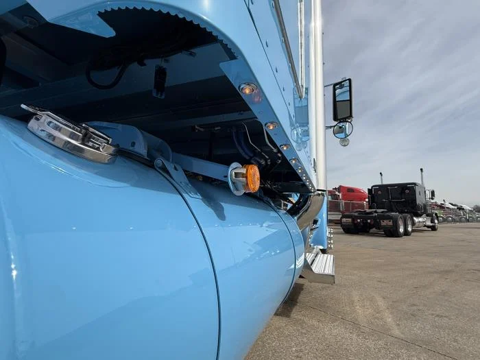 2027 Peterbilt 589 - image 22