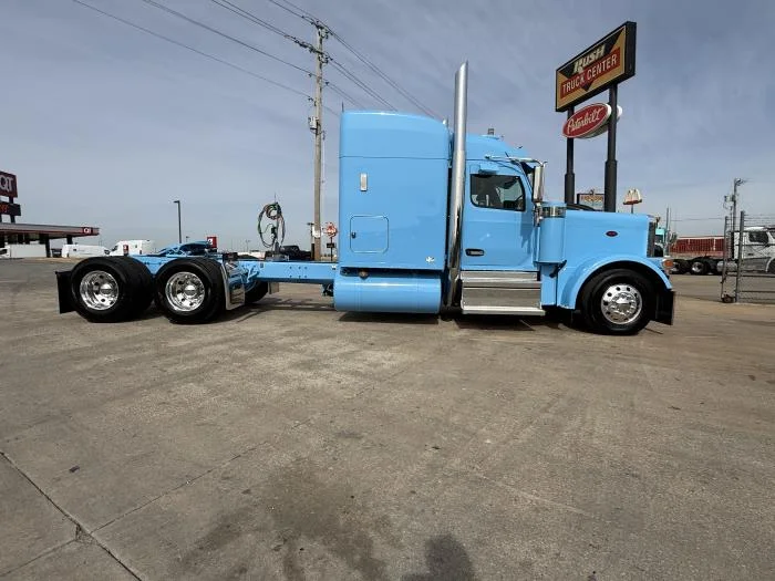 2027 Peterbilt 589 - image 16
