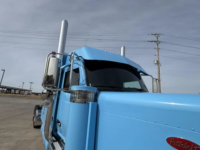 2027 Peterbilt 589 - image 24