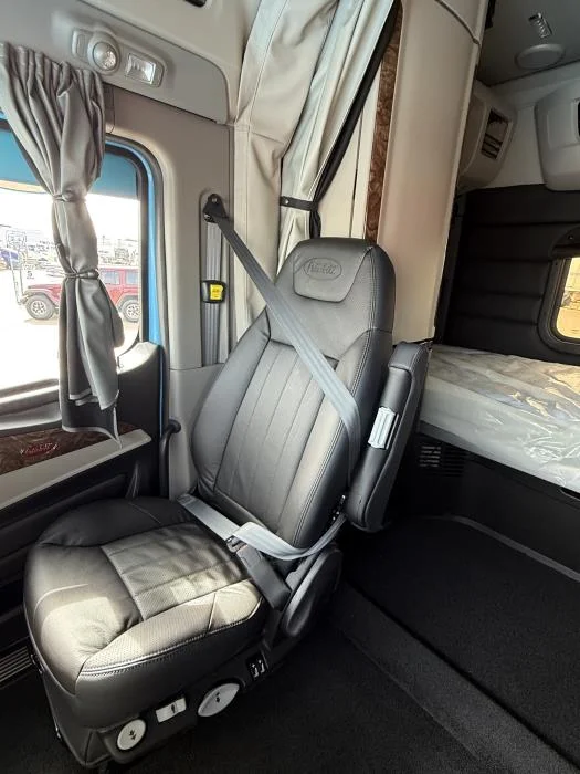 2027 Peterbilt 589 - image 34