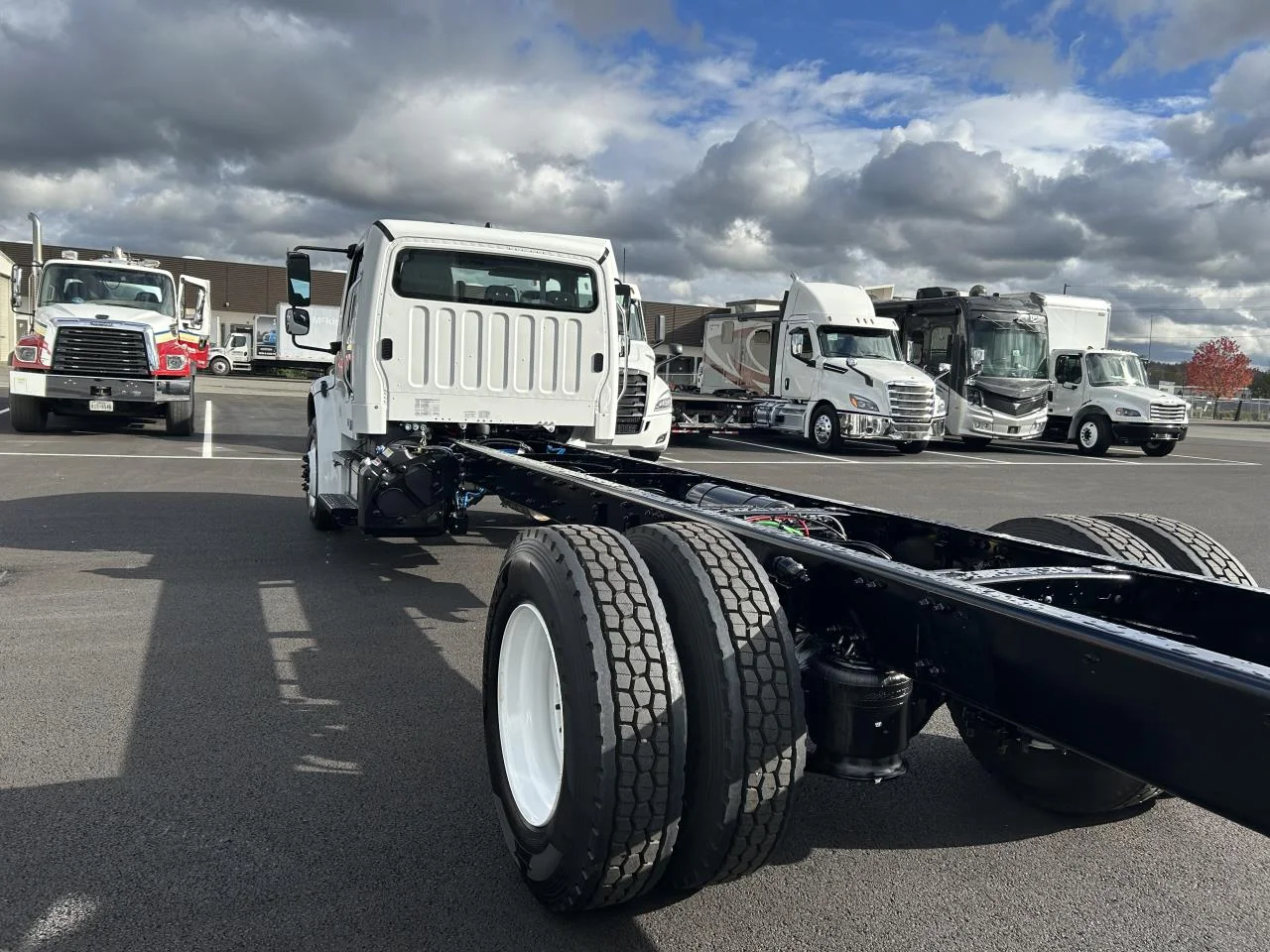 2025 Freightliner M2 106 in Pacific, WA — photo 2