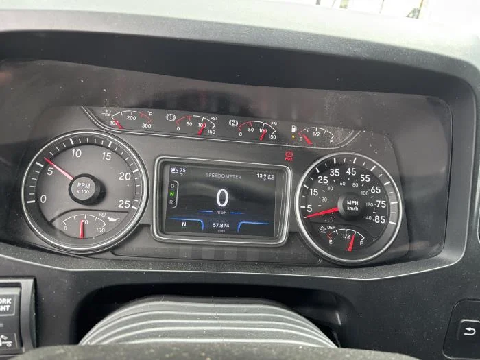 2025 International LT - image 5