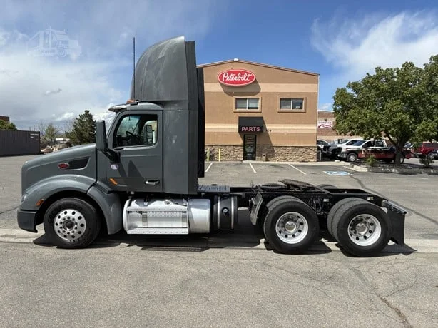 2021 Peterbilt 579 in Grand Junction, CO — photo 2