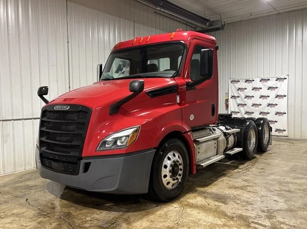 2020 Freightliner Cascadia in Hartford, SD