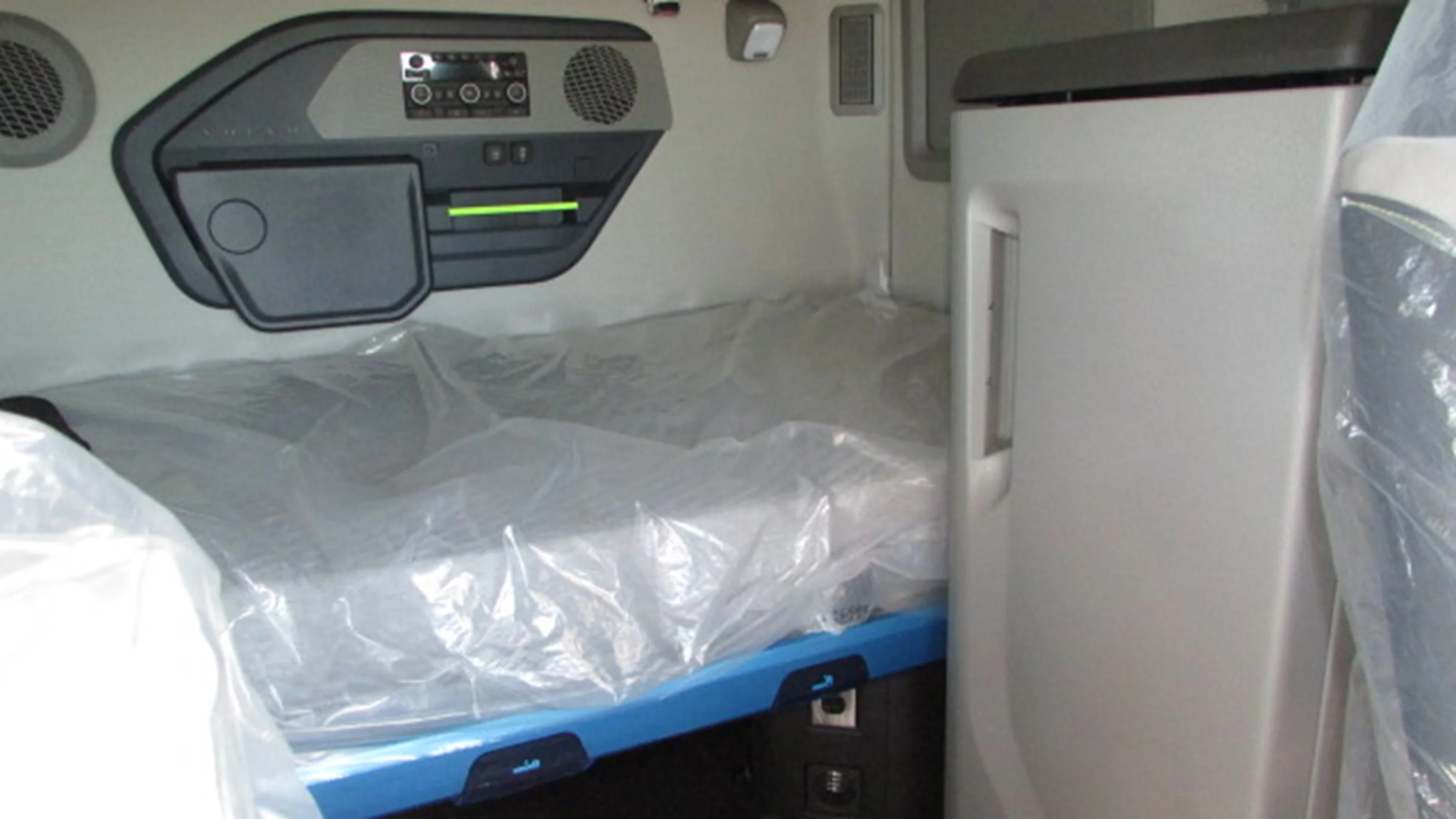 2027 Volvo in Houston, TX — photo 11