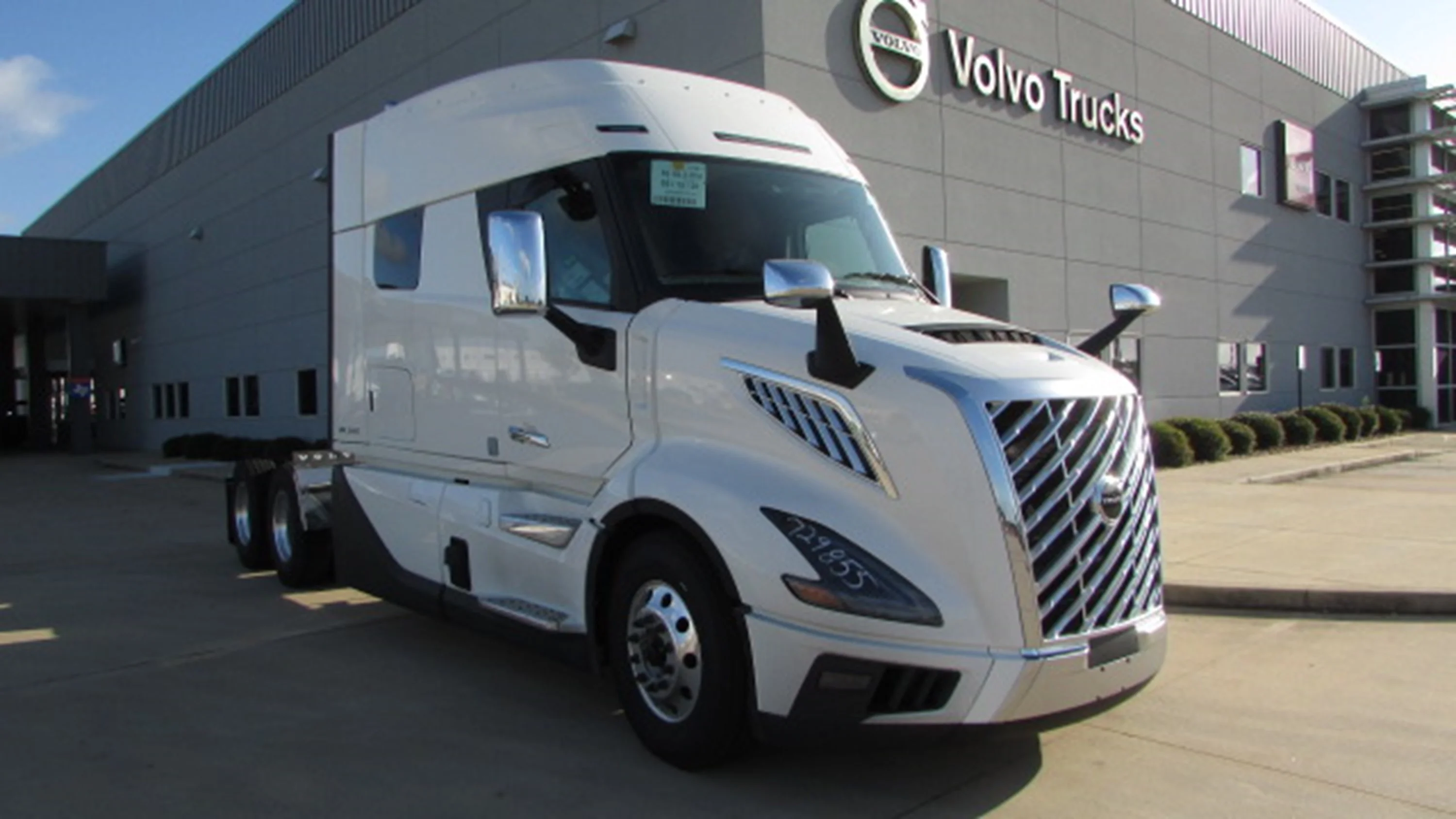 2027 Volvo in Houston, TX — photo 2