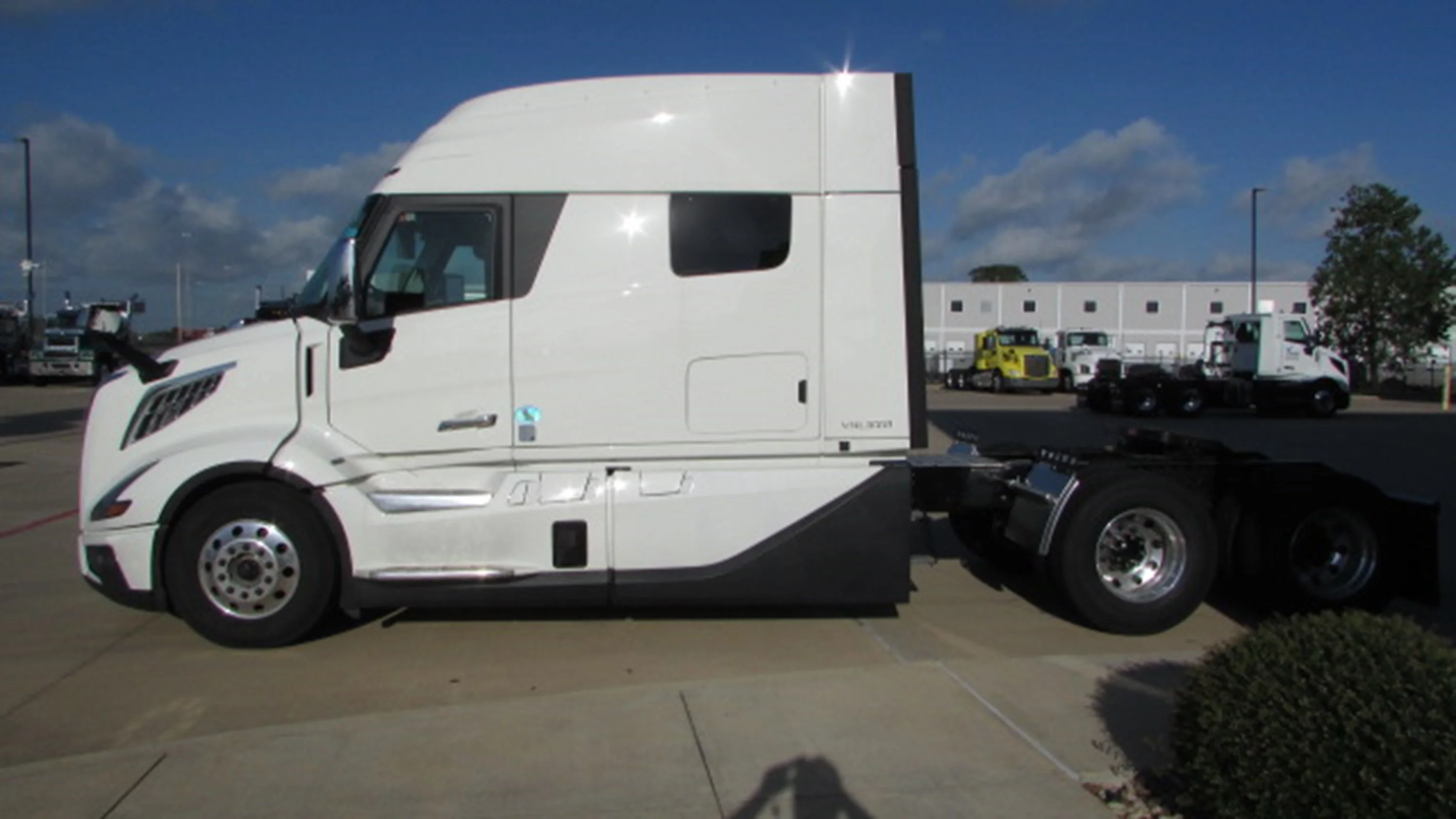 2027 Volvo in Houston, TX — photo 7