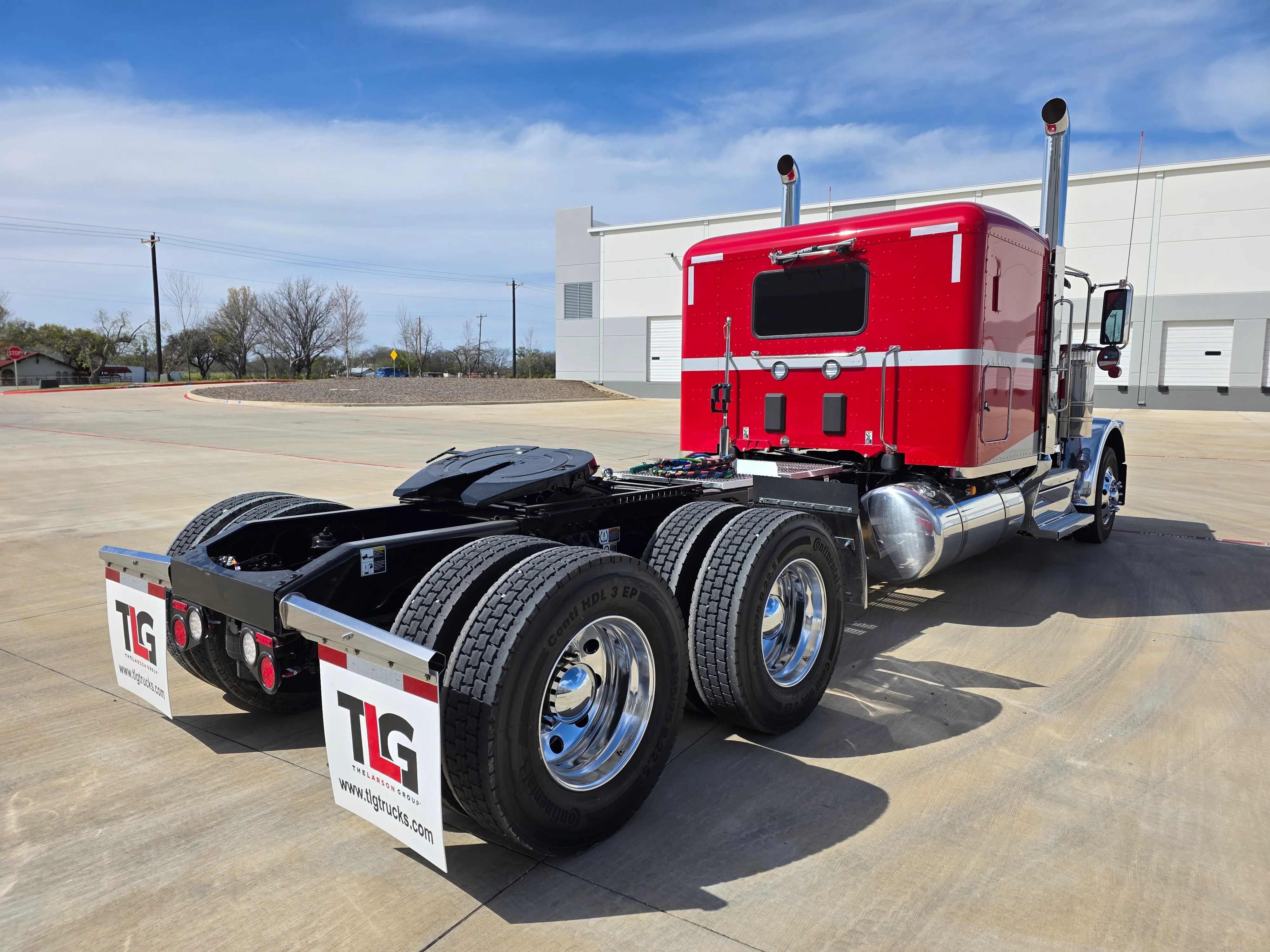 2027 Peterbilt 589 in Cincinnati, OH — photo 5