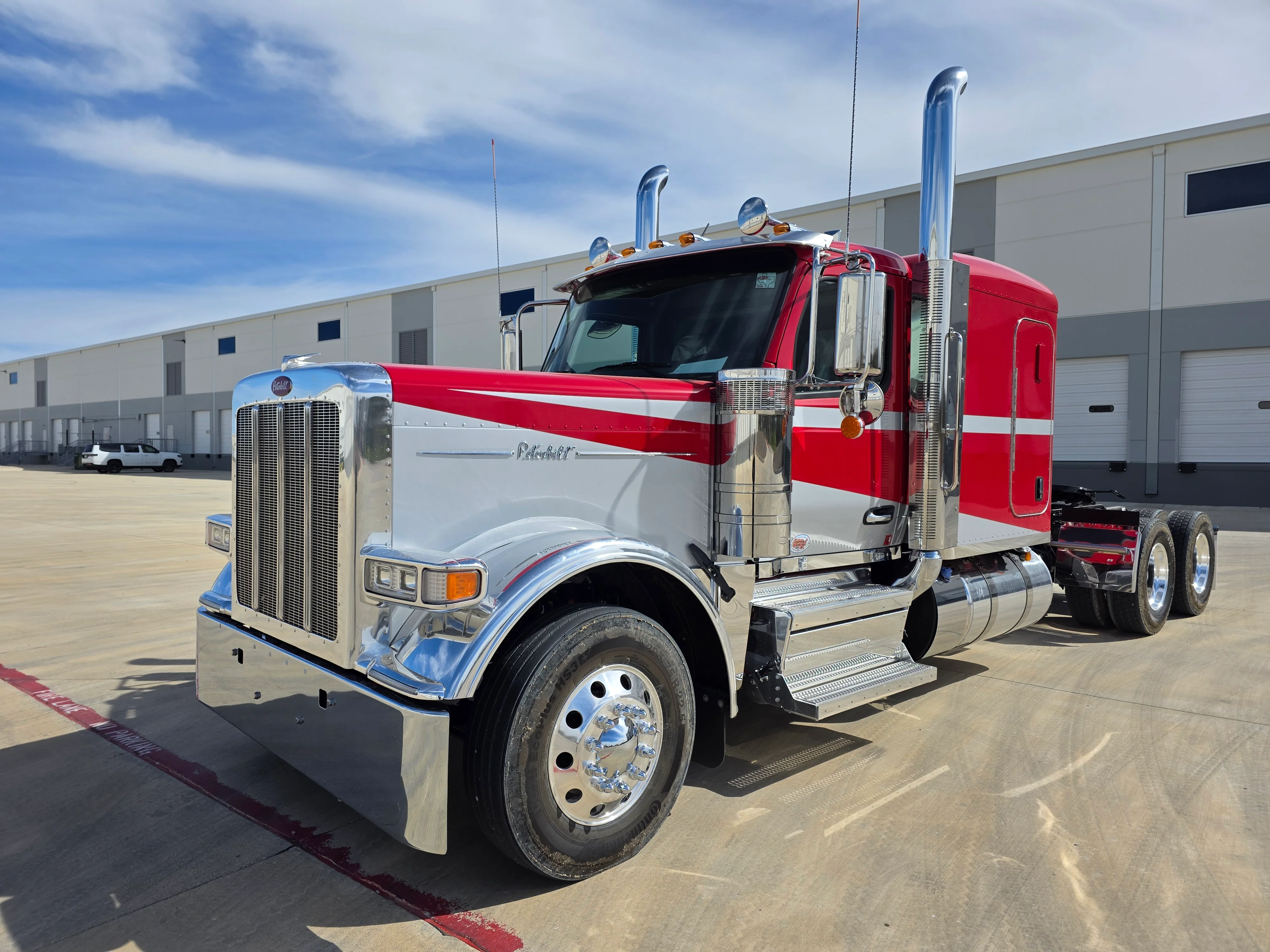 2027 Peterbilt 589 in Cincinnati, OH