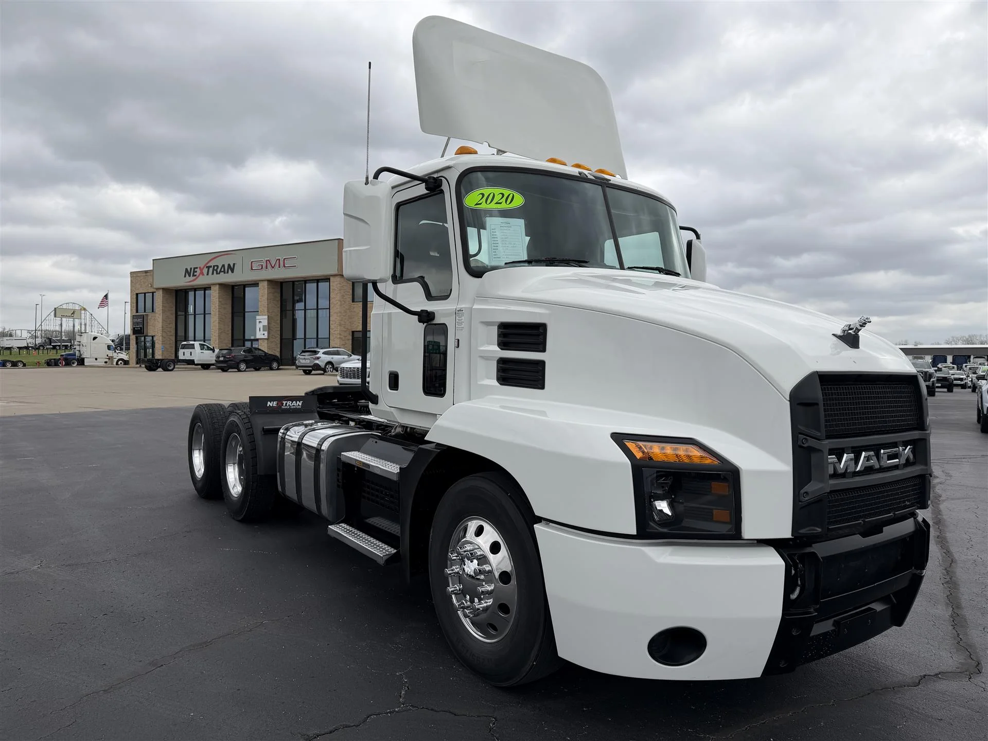 2020 Mack Anthem - image 2