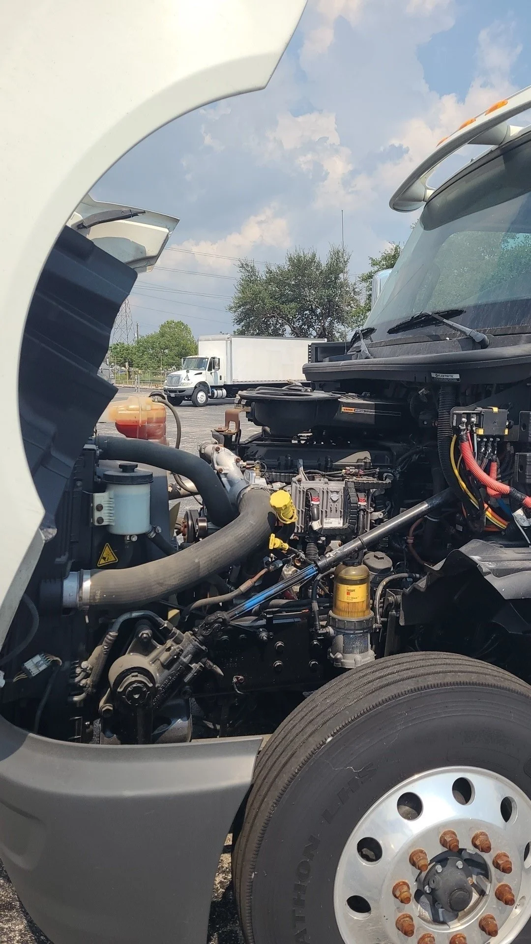 2019 International LT - image 1