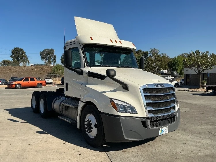 2019 Freightliner Cascadia in Fontana, CA