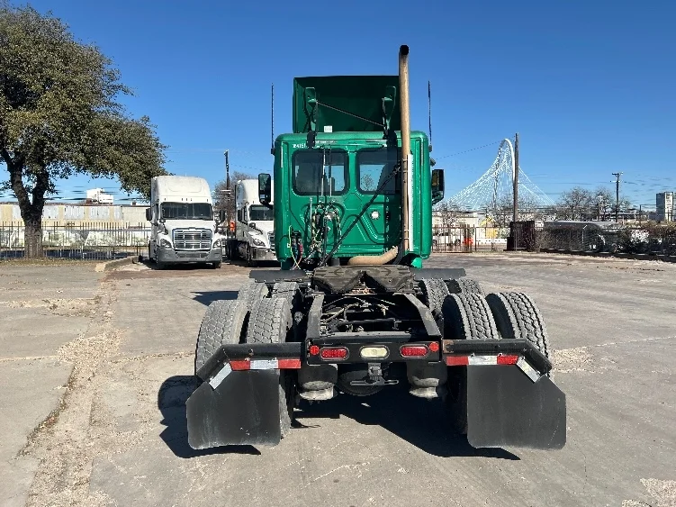 2020 Freightliner Cascadia in Dallas, TX — photo 6