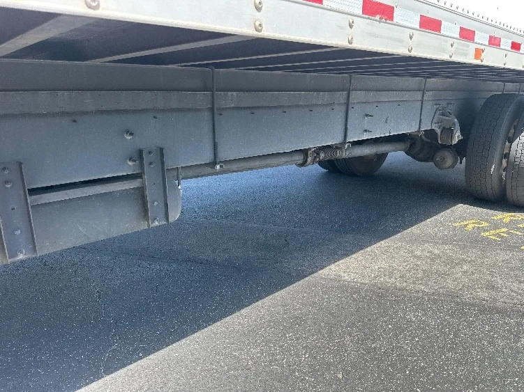 2018 Hino 268 - image 5