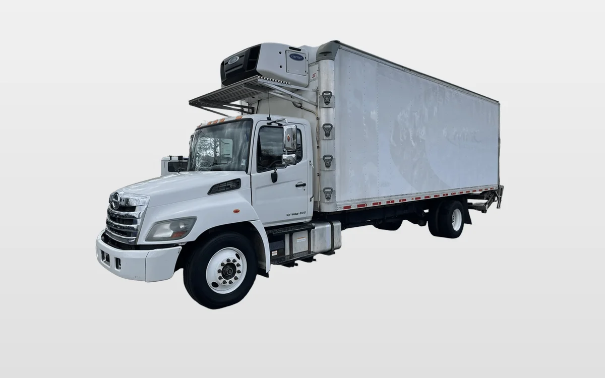 2020 Hino 268 - image 1