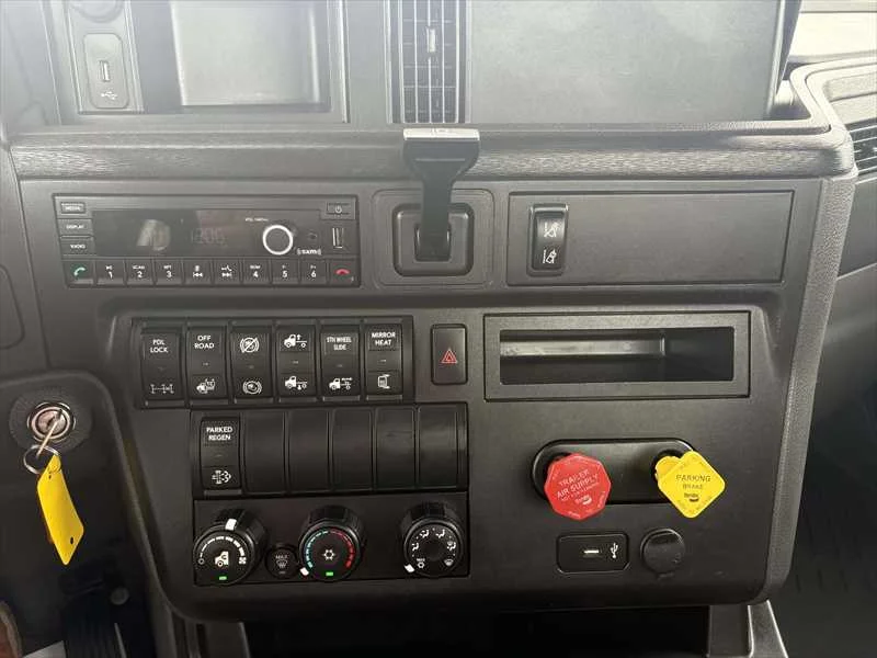 2024 International LT in Little Rock, AR — photo 13