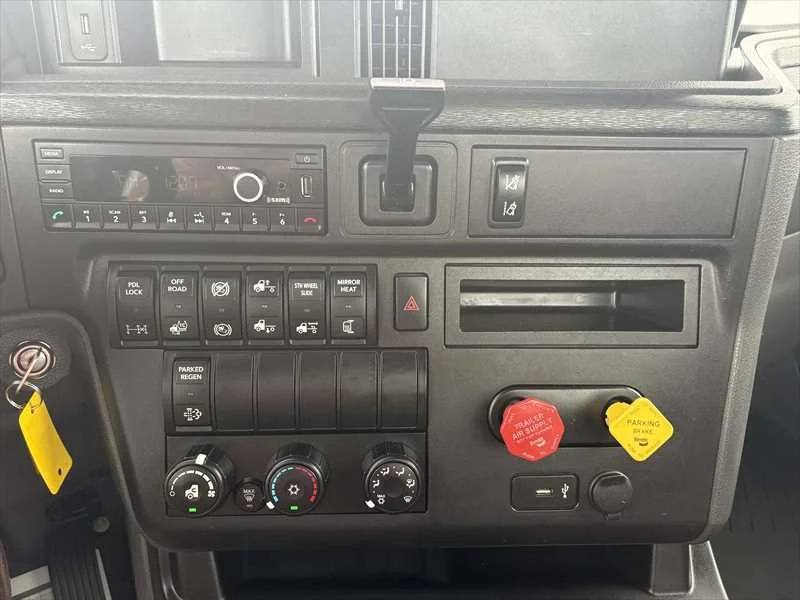 2024 International LT in Little Rock, AR — photo 15