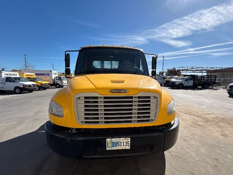 2020 Freightliner M2 106 - image 2