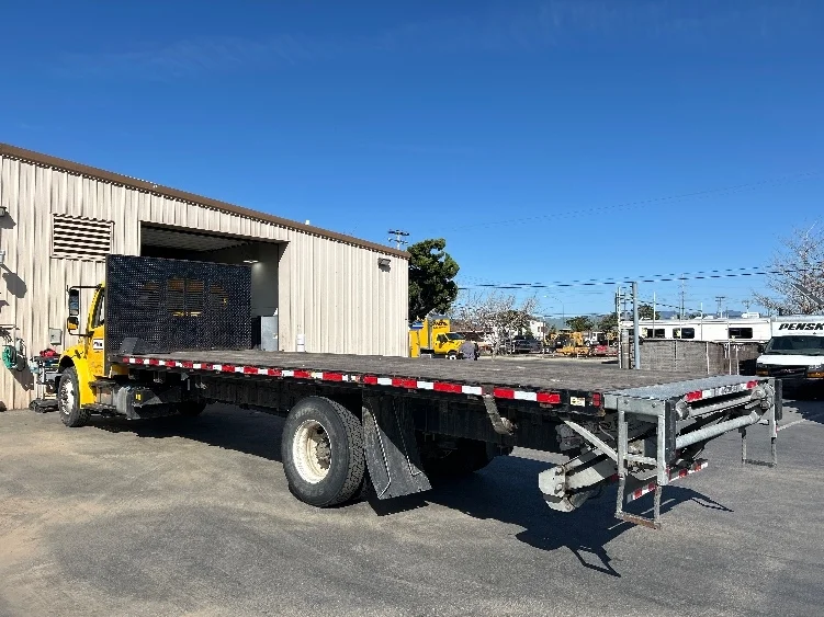 2020 Freightliner M2 106 in Fresno, CA — photo 6