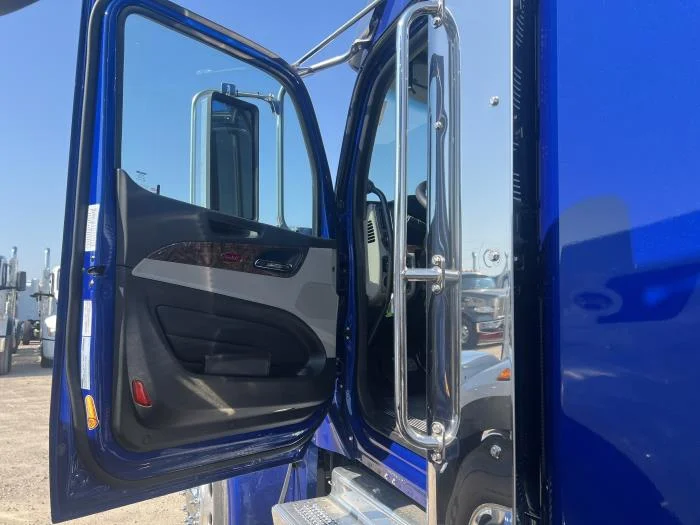 2026 Peterbilt 589 — photo 17