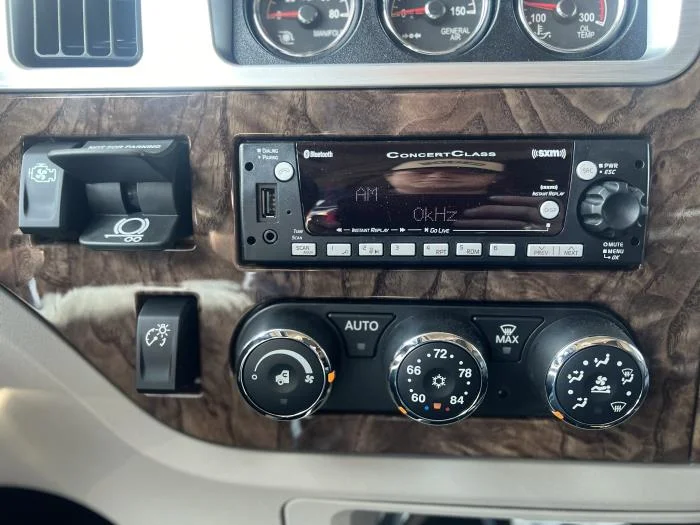 2026 Peterbilt 589 — photo 23