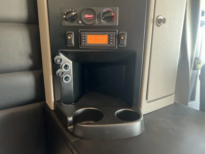 2026 Peterbilt 589 — photo 34