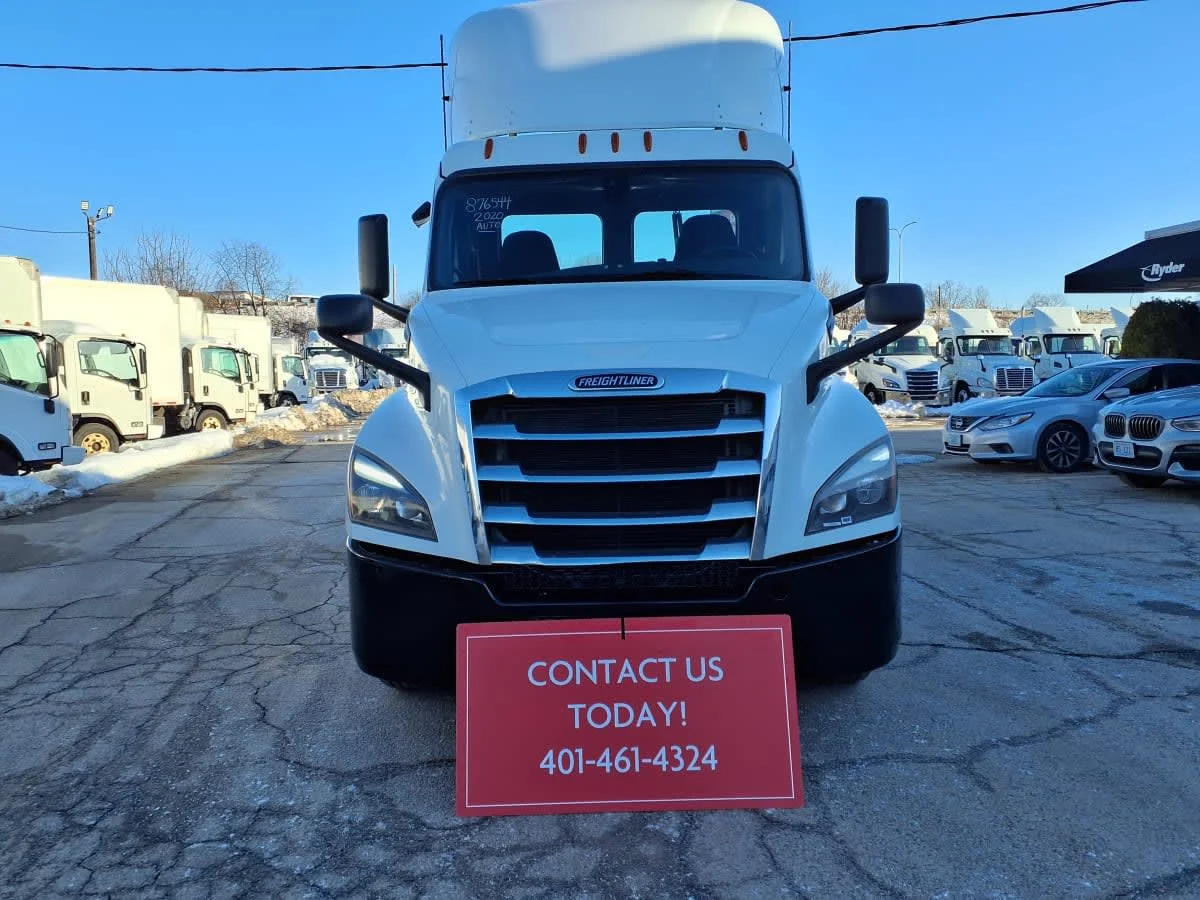 2020 Freightliner Cascadia - image 2