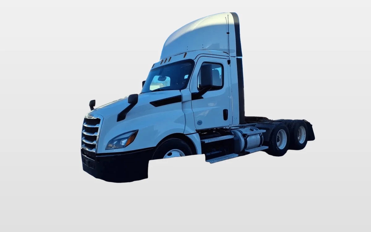2020 Freightliner Cascadia - image 1