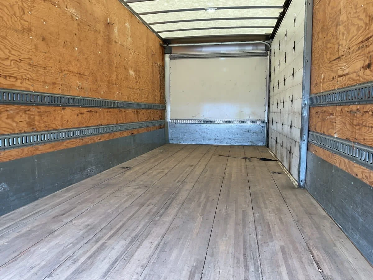 2019 Freightliner M2 106 in Minneapolis, MN — photo 8