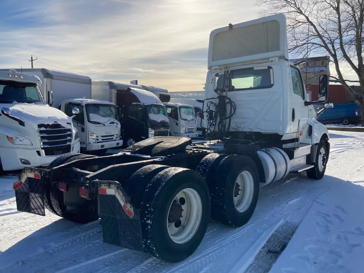 2019 International LT in Springfield, MA — photo 4