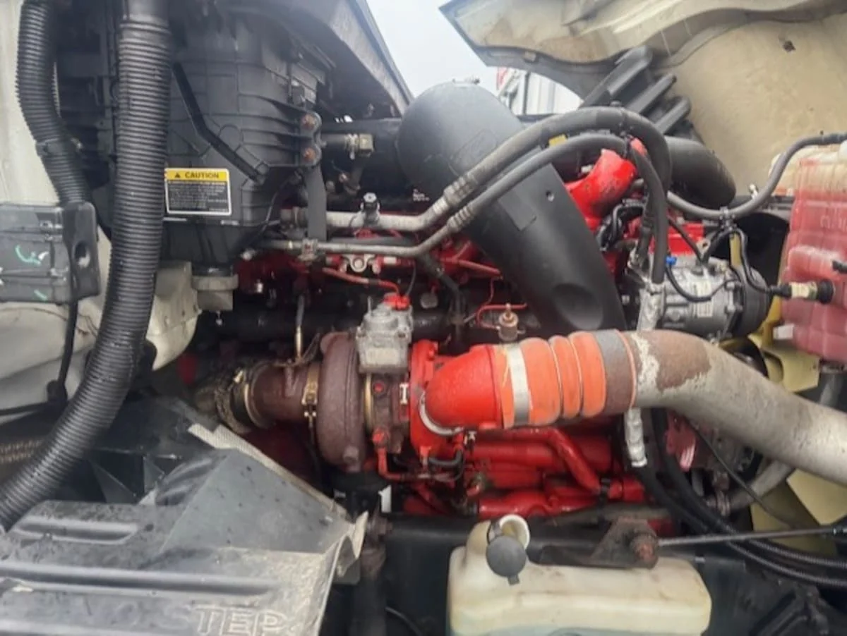 2019 International LT in Springfield, MA — photo 9
