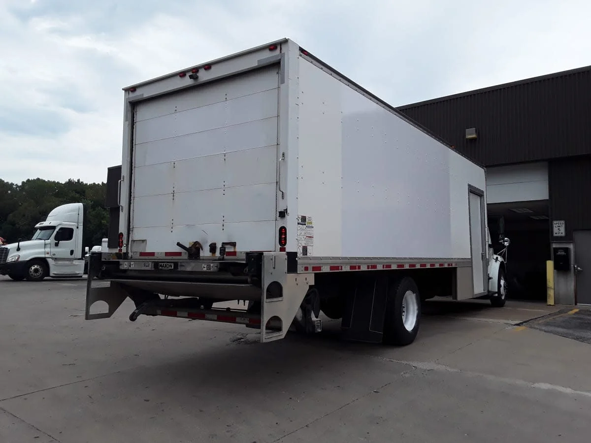 2019 Freightliner M2 106 in Kansas City, MO — photo 4
