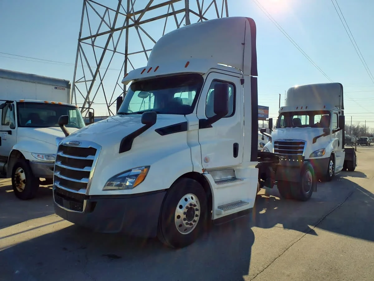 2020 Freightliner Cascadia in Indianapolis, IN