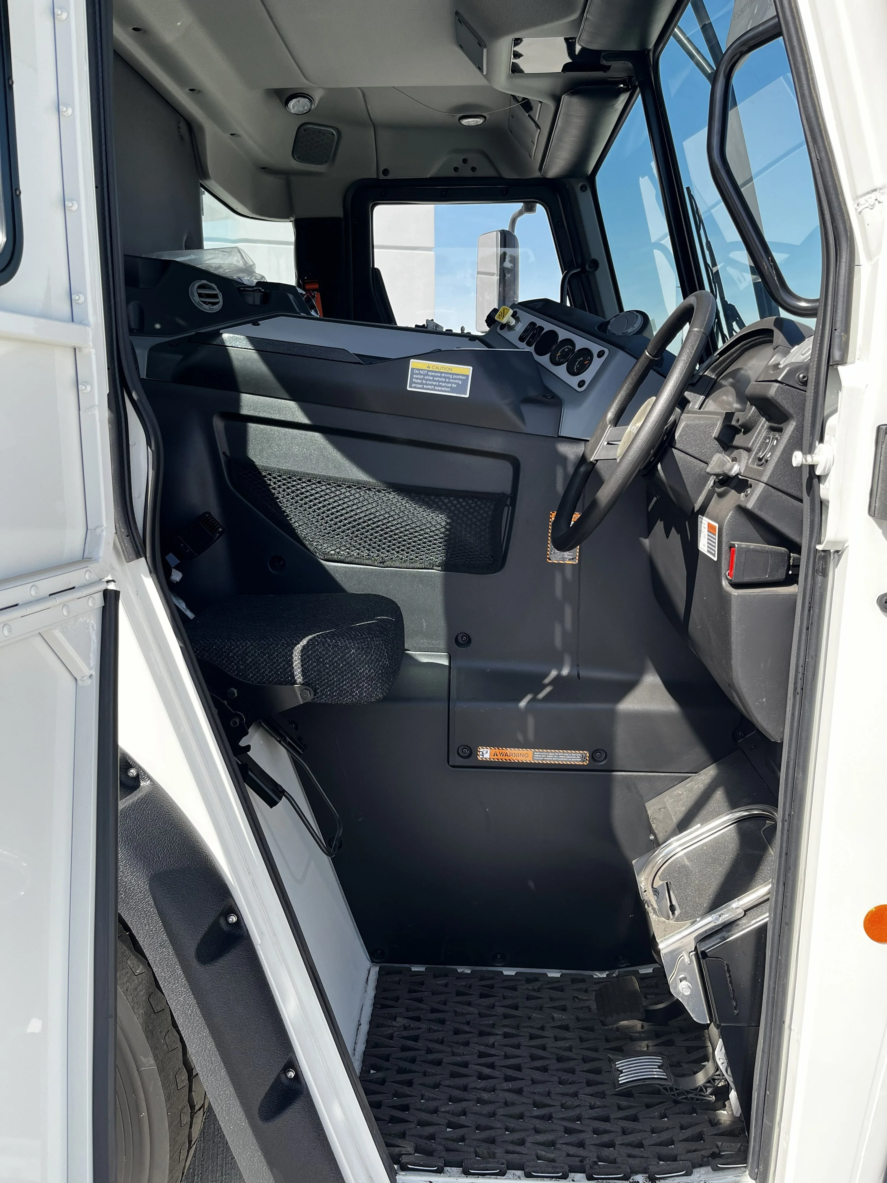 2025 Mack LR in Tolleson, AZ — photo 9
